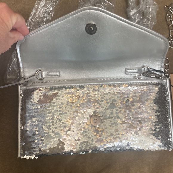 Steve Madden BGLAMY Silver Clutch - Picture 3 of 7